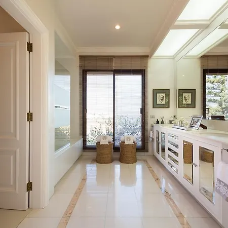 Los Pinos Villa